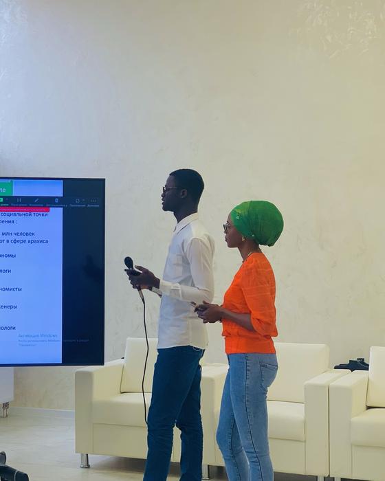 Exposé en russe sur l’arachide au Sénégal